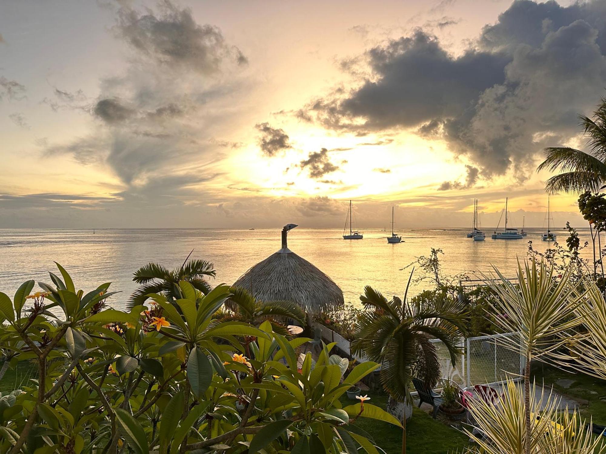 Meri Lodge Huahine « Room Of Marta » Fare Exterior foto